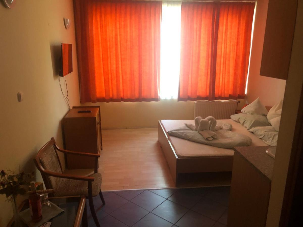 City Hotel Siófok Extérieur photo