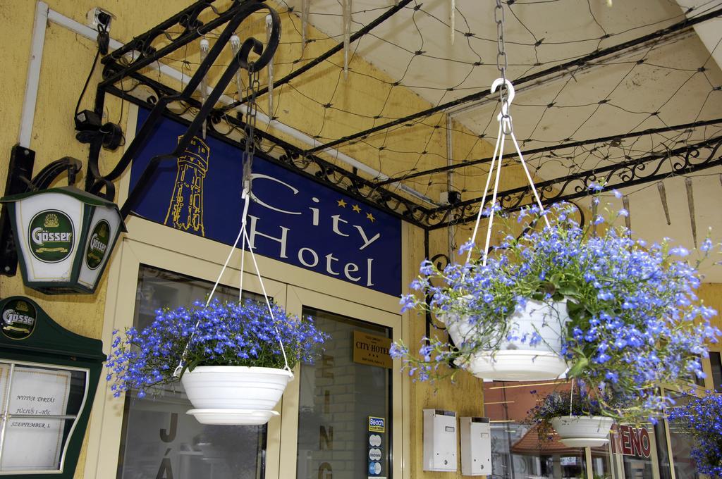 City Hotel Siófok Extérieur photo